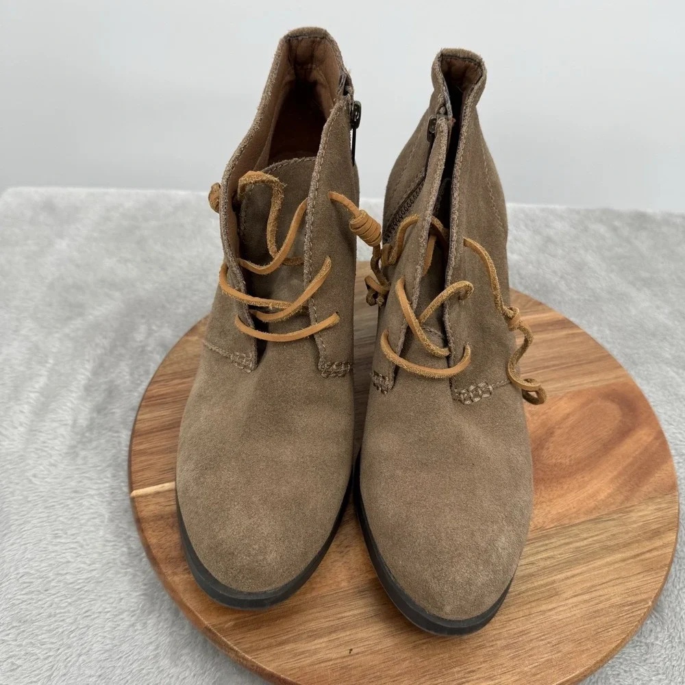 Sperry Boots Womens 9 M Beige Leather Ankle Bootie Lace up Stacked Heel